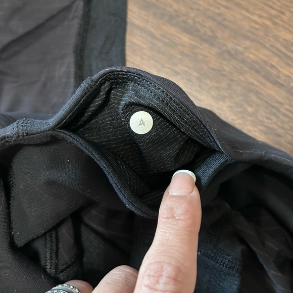 Lululemon black striped size 4 leggings - Picture 4 of 4